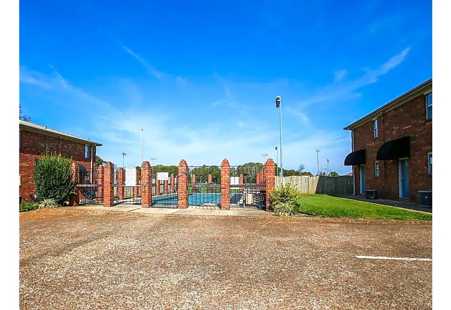 Madison Square Townhouses, Florence Alabama — photo from the property's source listing
